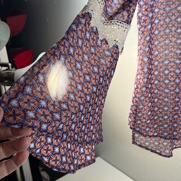 Como Vintage Womens Lace Blouse Bell Sleeve Keyhole Sheer Purple Orange Medium - Picture 2 of 10